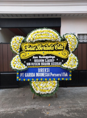 Papan Bunga Duka di Muara Komam