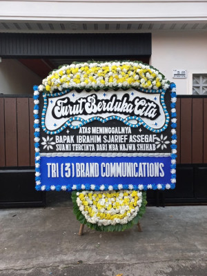 Papan Bunga Duka di Muara Komam